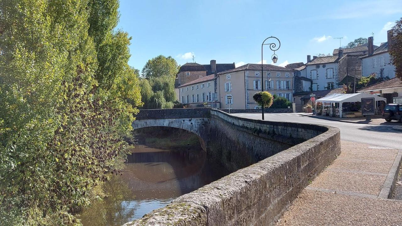 For Me Formidable Bed and Breakfast L'Isle-Jourdain  Exteriör bild