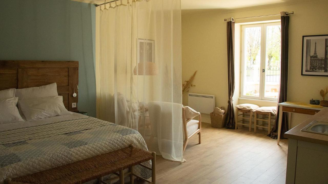 For Me Formidable Bed and Breakfast L'Isle-Jourdain  Exteriör bild